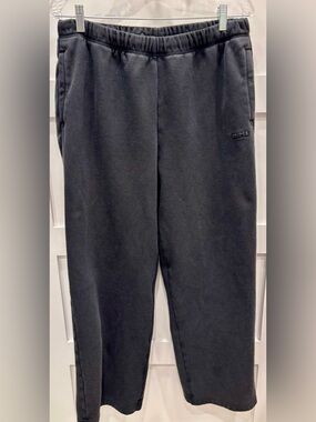 SKIMS Black Men's Sweatpants - Relaxed Jogger Style
